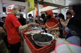 Pedagang di Pasar Banyumas Keluhkan Harga Telur Naik, Ganjar Segera Cari Solusi
