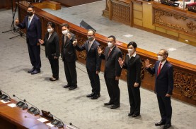 Bos OJK Baru Dilantik Besok (20/7), Ini Saran Analis…