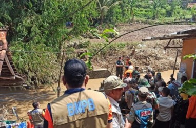 Datangi Lokasi Banjir Bandang Garut, Kepala BNPB Pastikan Kebutuhan Dasar Warga Terpenuhi