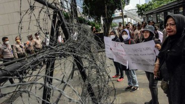 Tuntut Penyelesaian, Korban Asuransi Ancam Bermalam di Depan Gedung OJK Jelang Pelantikan