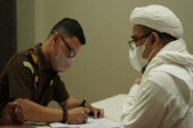 Rizieq Shihab Bebas, Simpatisan Berkumpul di Petamburan