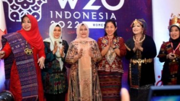 Ironi! Ajang W20 Summit Tercoreng Kebakaran Hutan dan Aksi Perempuan Adat Danau Toba