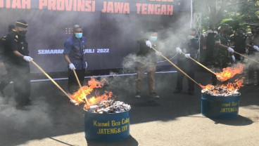 Bea Cukai Jateng DIY Musnahkan 11,3 Juta Rokok Ilegal