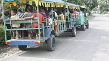 Kereta Tabrak Odong-Odong di Serang, KA Lokal Merak Terganggu