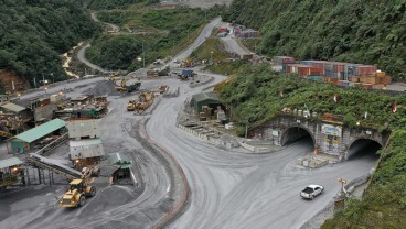 Harga Komoditas Tertekan, Pembangunan Smelter Seret Pendanaan