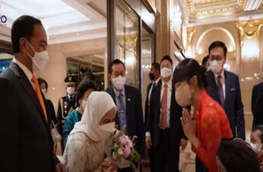 Momen Presiden Jokowi Disambut Bintang K-Pop Dita Karang di Seoul