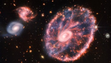 Teleskop James Webb Tangkap Gambar Spektakuler Supernova di Galaksi Cartwheel