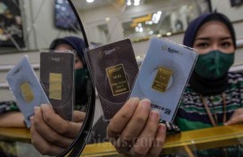 Harga Emas Hari Ini di Antam Turun Tajam ke Rp989.000 per Gram