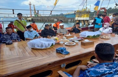 Wali Kota Kenalkan Wisata Susur Teluk Balikpapan Pakai Kapal Pinisi 