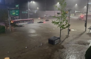 Puluhan Toko Ritel Lumpuh Akibat Banjir Bandang di Seoul