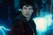 Ezra Miller Kembali Buat Kontroversi, Kini Didakwa Pencurian Rumah