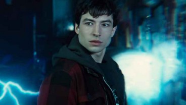 Ezra Miller Kembali Buat Kontroversi, Kini Didakwa Pencurian Rumah