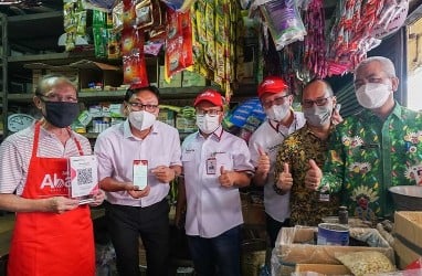 Bank DKI Terapkan Pembayaran QRIS di Pasar Kebayoran Lama