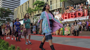 Berbagai Kalangan Meriahkan Parade Kebaya Nusantara di Jakarta