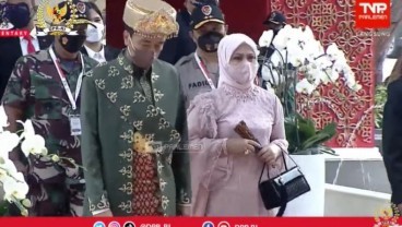 Pakaian Adat Bangsawan, Ini Kain Cual Bangka Belitung Pilihan Presiden Jokowi