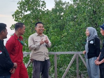 JELAJAH MIGAS RIAU: Antisipasi Abrasi, ITA Dukung Generasi Muda Merbau Kelola Konservasi Mangrove