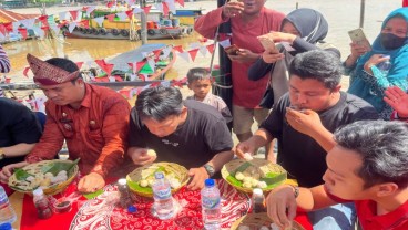 Bukan Kerupuk, Warga Palembang Gelar Lomba Cepat Makan Pempek