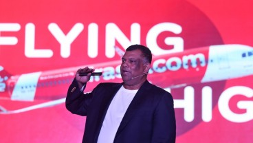 Sepak Terjang Bos Air Asia Tony Fernandes hingga Usung Penantang Ojol