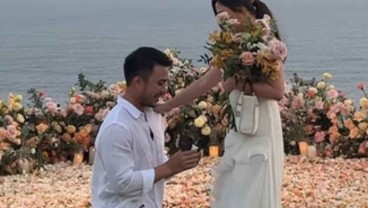 Momen Jessica Mila Dilamar Kekasih: Dinyanyikan Tulus dan Disaksikan Rekan Artis