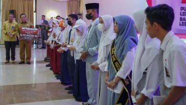 OJK Pacu Inklusi Keuangan, Kini 57,22 Persen Pelajar Riau Sudah Punya Rekening