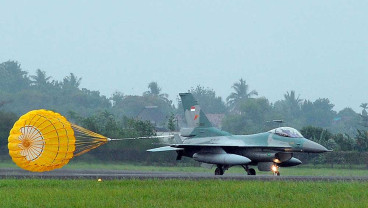 Jelang Jalak Sakit 2022, Pesawat Tempur F16 Tiba di Lanud SMH