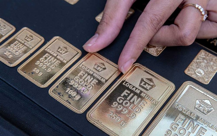 Harga Emas Antam Hari Ini Turun Rp8.000 per Gram, Cek Daftarnya!