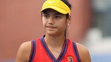 Demi Pertahankan Gelar US Open, Raducanu Latihan Sampai Nangis