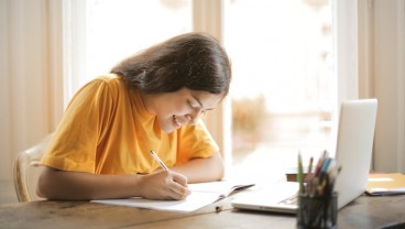 Mengenal Ciri-Ciri Pantun Nasehat dan Contohnya yang Penuh Makna