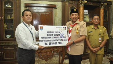 Bank Jateng Cilacap Serahkan Bantuan Pemulihan Ekonomi Rp585 Juta