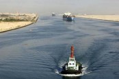 Kapal Tanker Minyak 'Nyangkut' di Terusan Suez, Lalu Lintas Sempat Terhenti