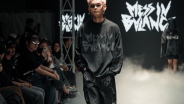 2 Brand Lokal Bandung Sukses Gelar Runway Show di Hanggar Bandara Husein