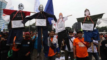 Buruh Demo Besar-Besaran Tolak Kenaikan Harga BBM, Ini 3 Tuntutannya