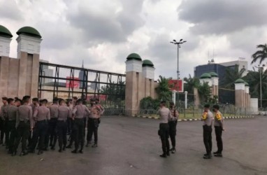 Tiga Ribu Polisi Kawal Demo Tolak kenaikan Harga BBM di DPR Siang Ini