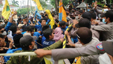 Unjuk Rasa Menolak Kenaikan Harga BBM di Jombang Berakhir Ricuh