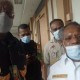 Ditangkap KPK, Bupati Mimika Eltinus Omaleng Segera Dibawa ke Jakarta