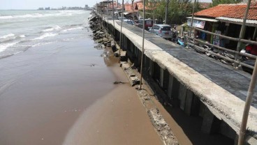 Pembangunan Tanggul Laut Pekalongan Dikebut