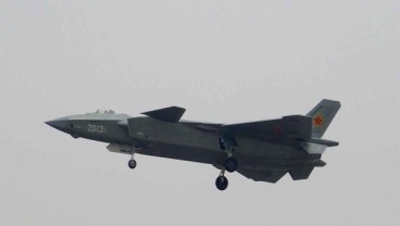 Berbekal Senapan Jadul, Pensiunan Ukraina Tembak Jatuh Pesawat Su-34 Milik Rusia