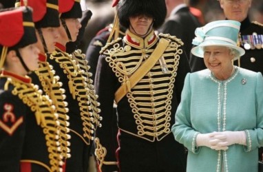 8 Rahasia Ratu Elizabeth II yang Tak Banyak Diketahui Orang, dari Lagu Kesukaan, Klub Bola Favorit hingga Isi Tas