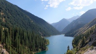 Mengintip Keindahan Danau Kolsay di Tenggara Kazakhstan