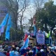 Kasetpres Heru Budi Hartono Naik ke Mobil Komando Temui Demonstran di Patung Kuda