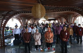 Menaker Ida Fauziyah Serahkan BSU Kepada Pekerja yang Sudah Terdaftar BPJS Ketenagakerjaan di Bali
