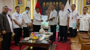 Ketua DPRD Serahkan Tiga Nama Calon Pj. Gubernur DKI ke Kemendagri