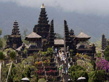 Kawasan Religi Pura Agung Besakih Bali Ditarget Rampung Akhir Tahun