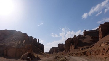 Petualangan di Charyn Canyon, Ngarai Berusia 3 Juta Tahun di Kazakhstan