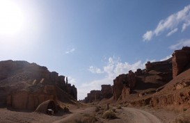 Petualangan di Charyn Canyon, Ngarai Berusia 3 Juta Tahun di Kazakhstan