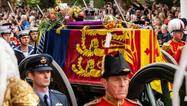 Ratu Elizabeth II Dimakamkan Berdampingan dengan Mendiang Pangeran Philip