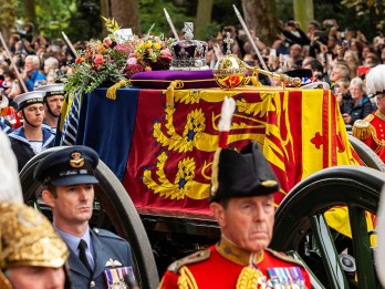 Ratu Elizabeth II Dimakamkan Berdampingan dengan Mendiang Pangeran Philip