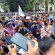Temui Petani yang Unjuk Rasa, Ridwan Kamil Beberkan Keberpihakan pada Petani