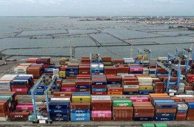 Truk Kawasan Pelabuhan Semarang Segera Ditertibkan