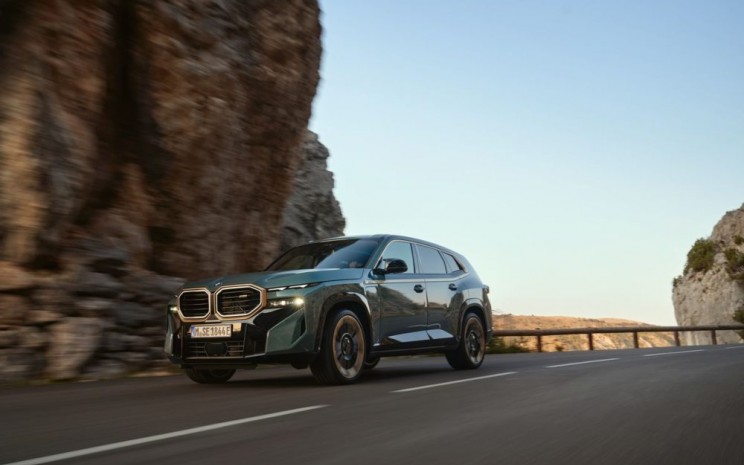 Mobil Baru BMW XM Meluncur 2023, Intip Harga dan Spesifikasinya